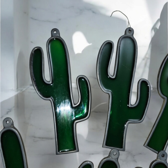 Lot Of 7 - Stained Glass Green Saguaro Cactus 6" Sun Catcher Christmas Ornament - Picture 3 of 8